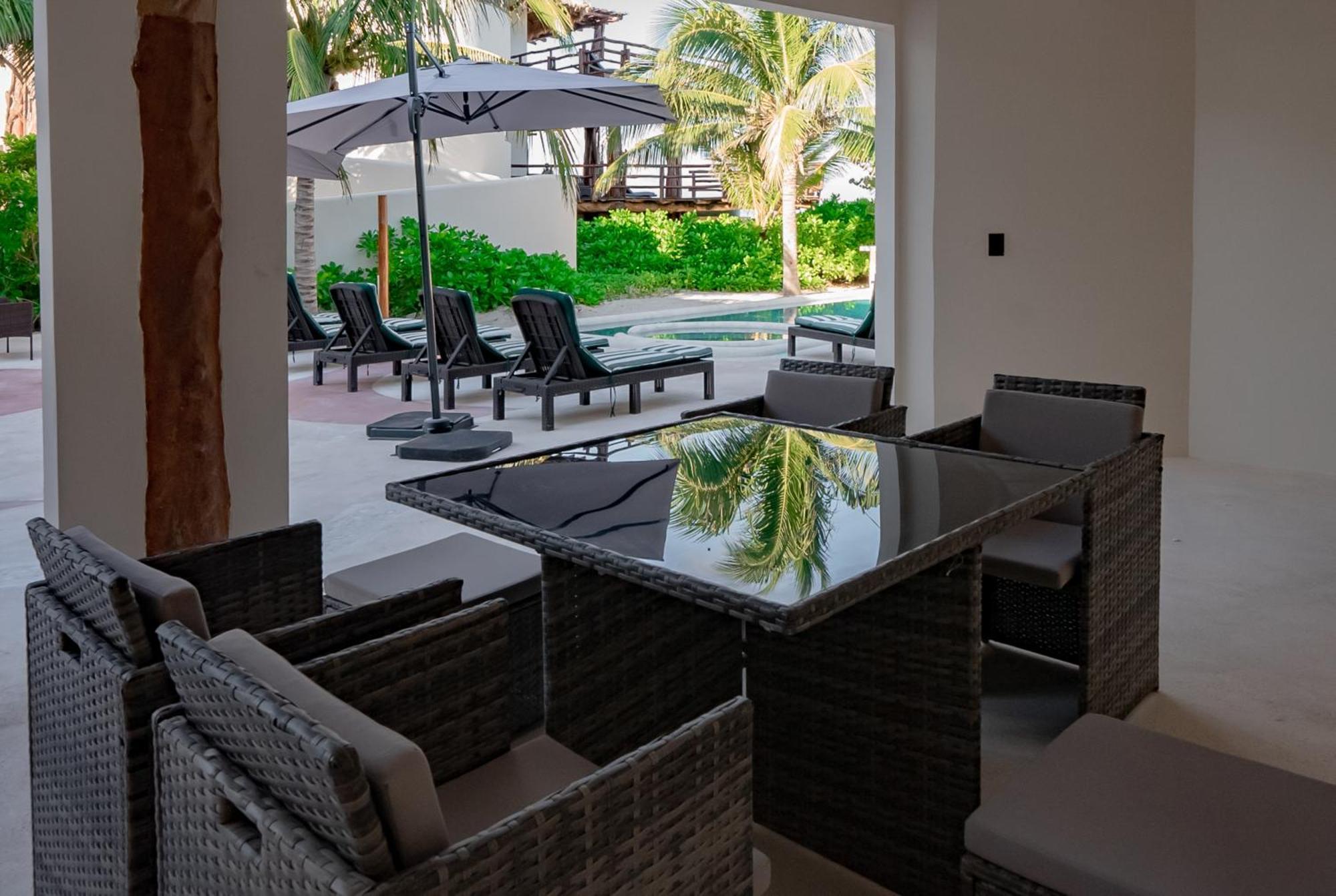 Beach Front Hotel Boutique Dk House Isla Holbox Exterior photo