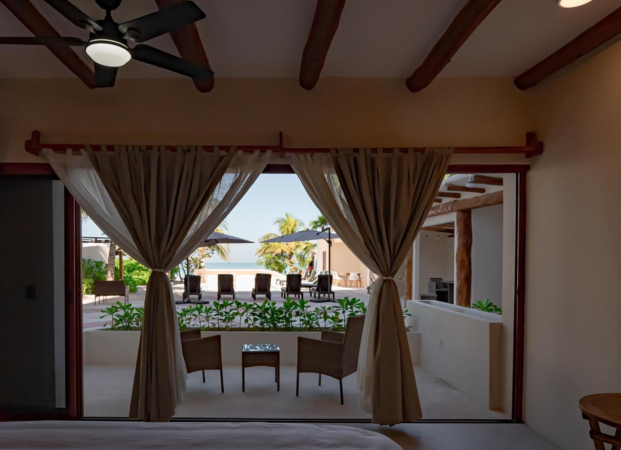 Beach Front Hotel Boutique Dk House Isla Holbox Room photo